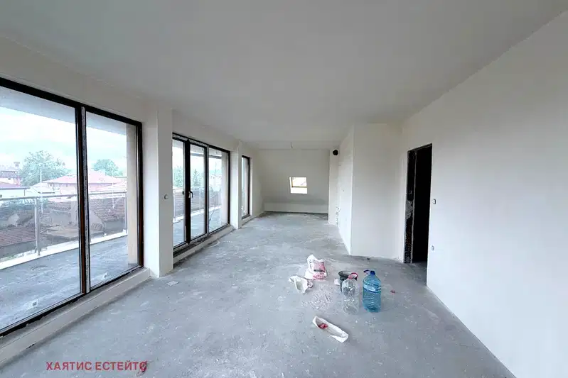 3-bedroom apartment in Oblast Haskovo, Свилен