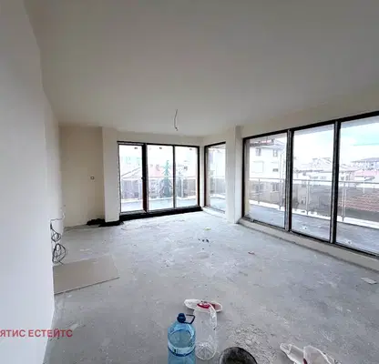 Photo 2 — 3-bedroom apartment in Oblast Haskovo, Свилен