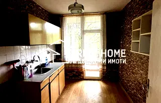 Тристаен апартамент в Търговище, Център