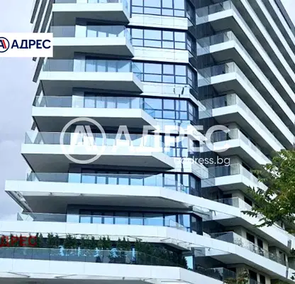 Снимка 3 — Тристаен апартамент с панорамна гледка в Бриз, Варна