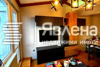 Тристайно жилище с две тераси в Централна поща, Варна