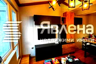Тристайно жилище с две тераси в Централна поща, Варна