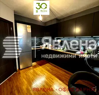 Снимка 2 — Тристайно жилище с две тераси в Централна поща, Варна