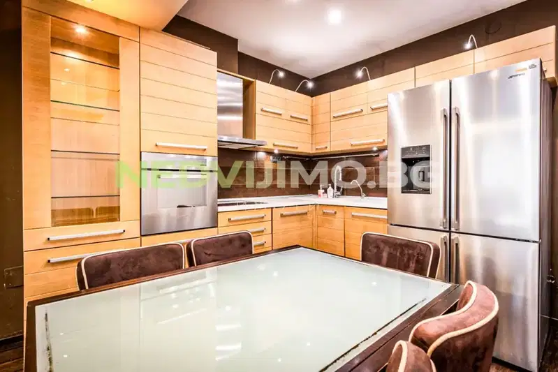 3-bedroom apartment in Varna, Centyr