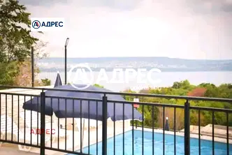 Двустаен апартамент с паркомясто в Галата, Варна