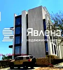 Просторен 3-стаен апартамент в Галата с тераса