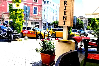 Тристаен апартамент с панорамна гледка в Гръцка махала, Варна