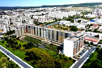 Тристаен апартамент с тераса в Кайсиева градина, Варна
