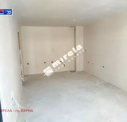 Снимка 3 — Двустаен апартамент с тераса в Колхозен пазар, Варна