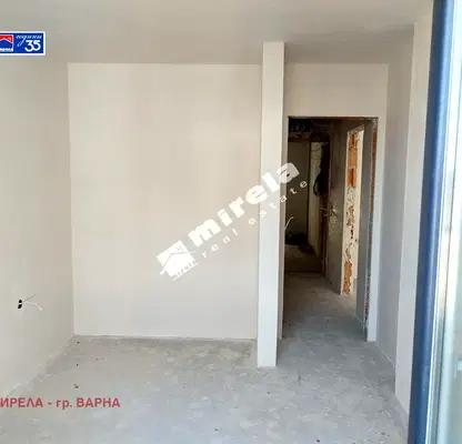Снимка 4 — Двустаен апартамент с тераса в Колхозен пазар, Варна