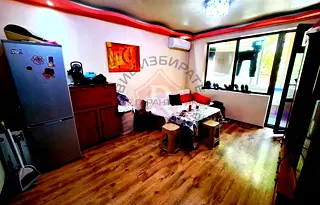 Двустаен апартамент с тераса в Колхозен пазар, Варна
