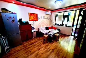 Двустаен апартамент с тераса в Колхозен пазар, Варна
