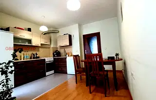 Двустаен апартамент с паркомясто в Колхозен пазар, Варна
