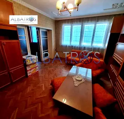 Снимка 2 — Многостаен апартамент с 3 стаи в Левски, Варна с двор