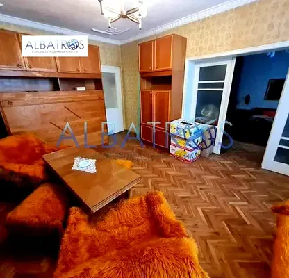 Снимка 3 — Многостаен апартамент с 3 стаи в Левски, Варна с двор