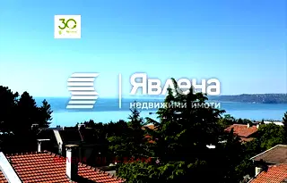 Просторен 3-стаен апартамент с морска панорама в м-т Долна Трака