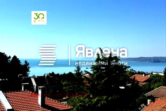 Просторен 3-стаен апартамент с морска панорама в м-т Долна Трака