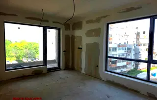 Двустаен апартамент с гледка към басейна в Младост 2, Варна