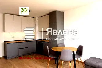 Двустаен апартамент с южно изложение в Младост 2, Варна