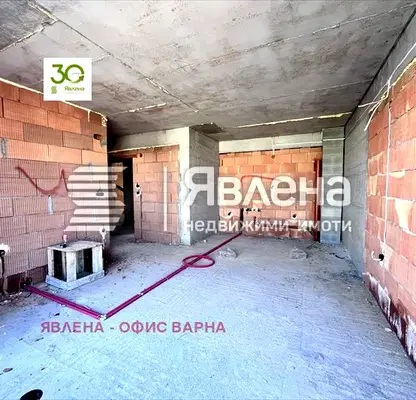 Снимка 4 — Тристаен апартамент с тераса и морска панорама в Погреби, Варна