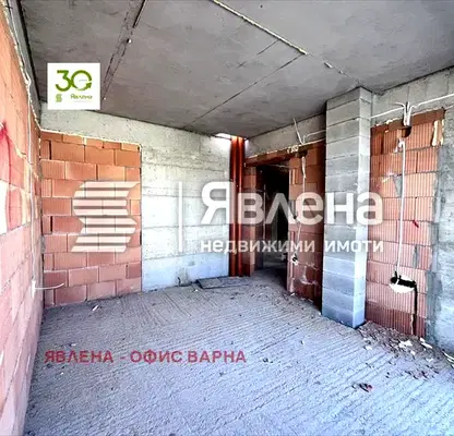 Снимка 5 — Тристаен апартамент с тераса и морска панорама в Погреби, Варна