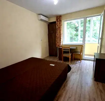 Photo 4 — 3-bedroom apartment in Varna, Pogrebi