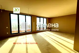 Тристаен апартамент с морска панорама в Свети Никола, Варна
