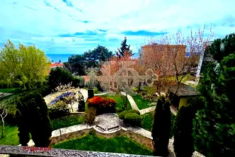Двустаен апартамент с тераса и морска панорама в Свети Никола, Варна