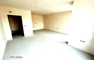Двустаен апартамент с двор във Варна, Виница