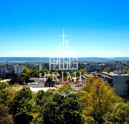 Photo 3 — Three-room apartment on top floor in Vladislav Varnenchik, Varna