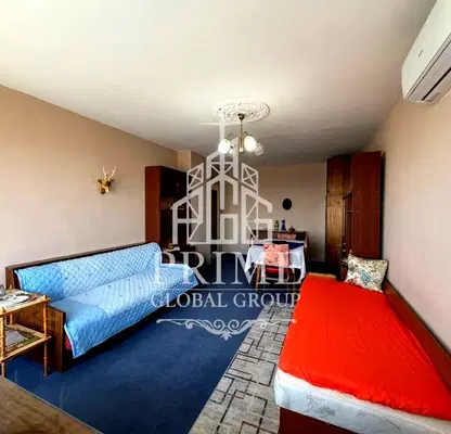 Photo 5 — Three-room apartment on top floor in Vladislav Varnenchik, Varna