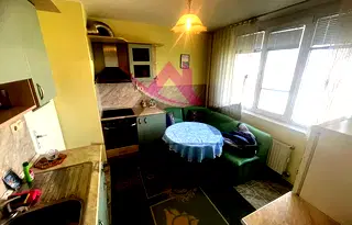 Просторен 4-стаен апартамент във Възраждане 1, Варна