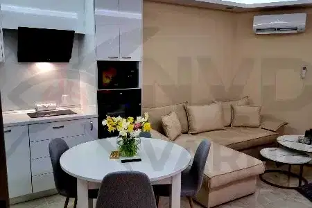 Тристаен апартамент с паркомясто във Възраждане 3, Варна