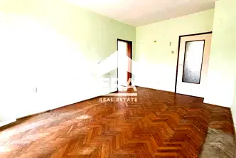 Тристаен апартамент във Велико Търново, Център