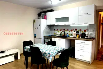 Тристаен апартамент във Велико Търново, Център