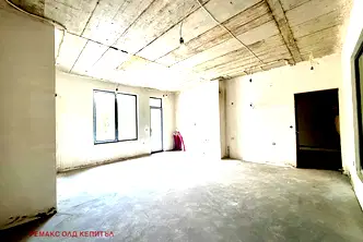 Тристаен апартамент във Велико Търново, Зона Б