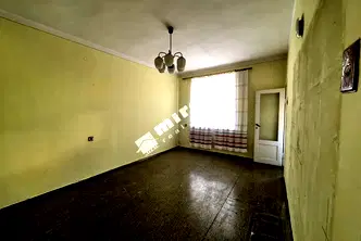 Тристаен апартамент в Ямбол, Център
