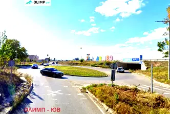 Парцел в София, Враждебна