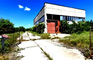 Промишлена сграда в Бургас, Лозово
