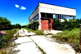Промишлена сграда в Бургас, Лозово