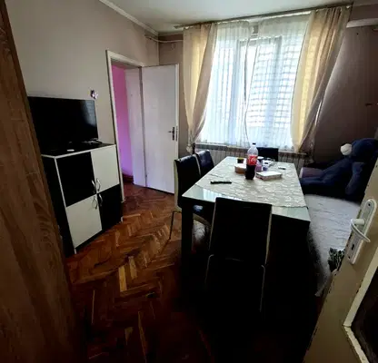 Photo 3 — Floor of House in Shumen, Bolnicata