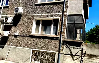 Етаж от къща във Варна, Базар Левски