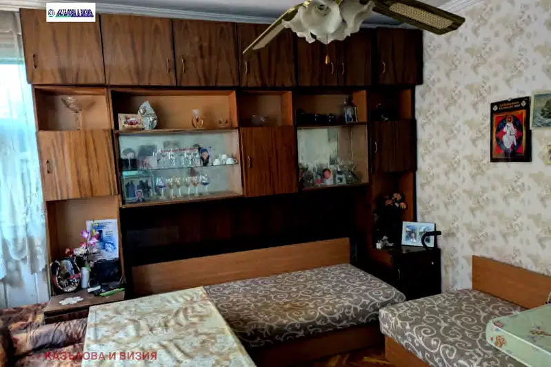 Етаж от къща във Варна, Левски 2