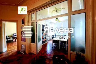Етаж от къща във Варна, Операта