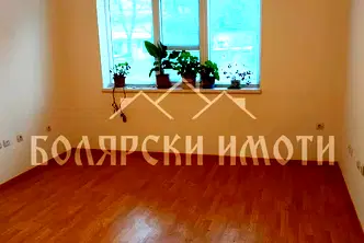 Етаж от къща във Велико Търново, Център