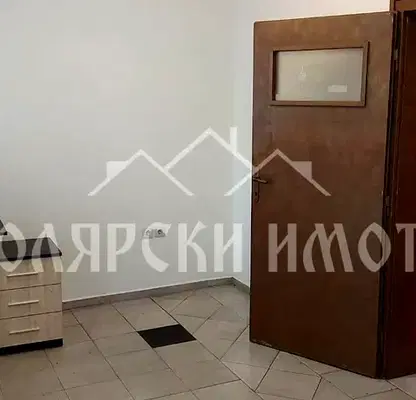 Снимка 2 — Етаж от къща във Велико Търново, Център