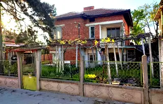 Къща в Монтана, Лом