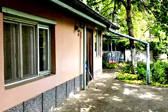 Къща в Нови Искър