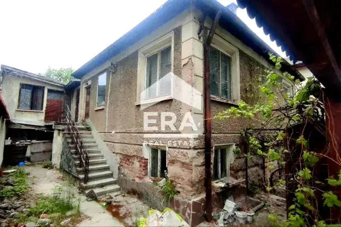 House in Pernik, Ralica