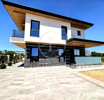 Photo 3 — House in Plovdiv, Komatevo